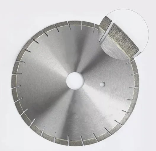 Diamond cutting disc with bond