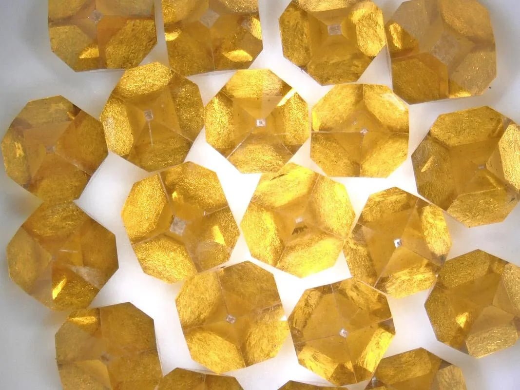 Diamond crystals toughness and friablity.