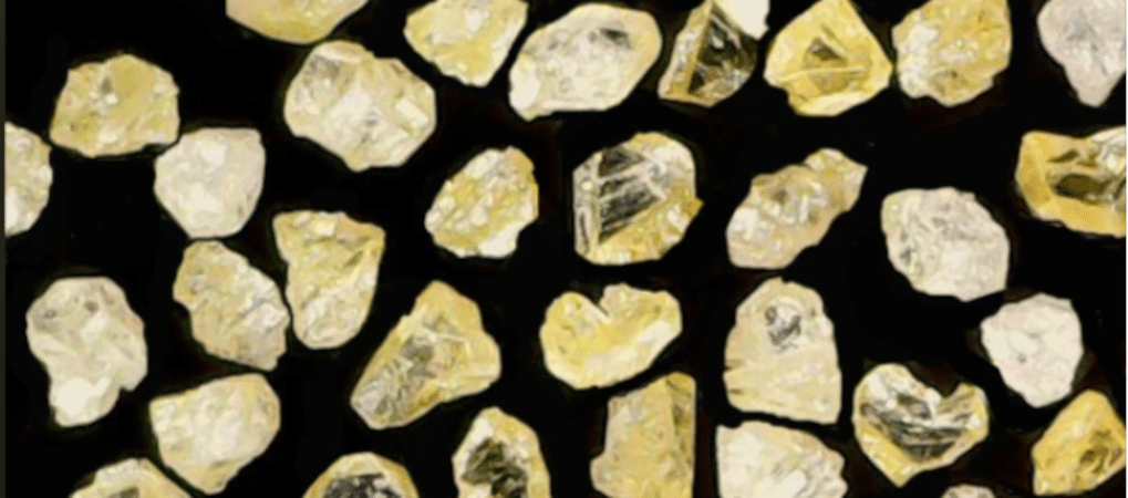 Crushed diamond grit particles for grinding tools